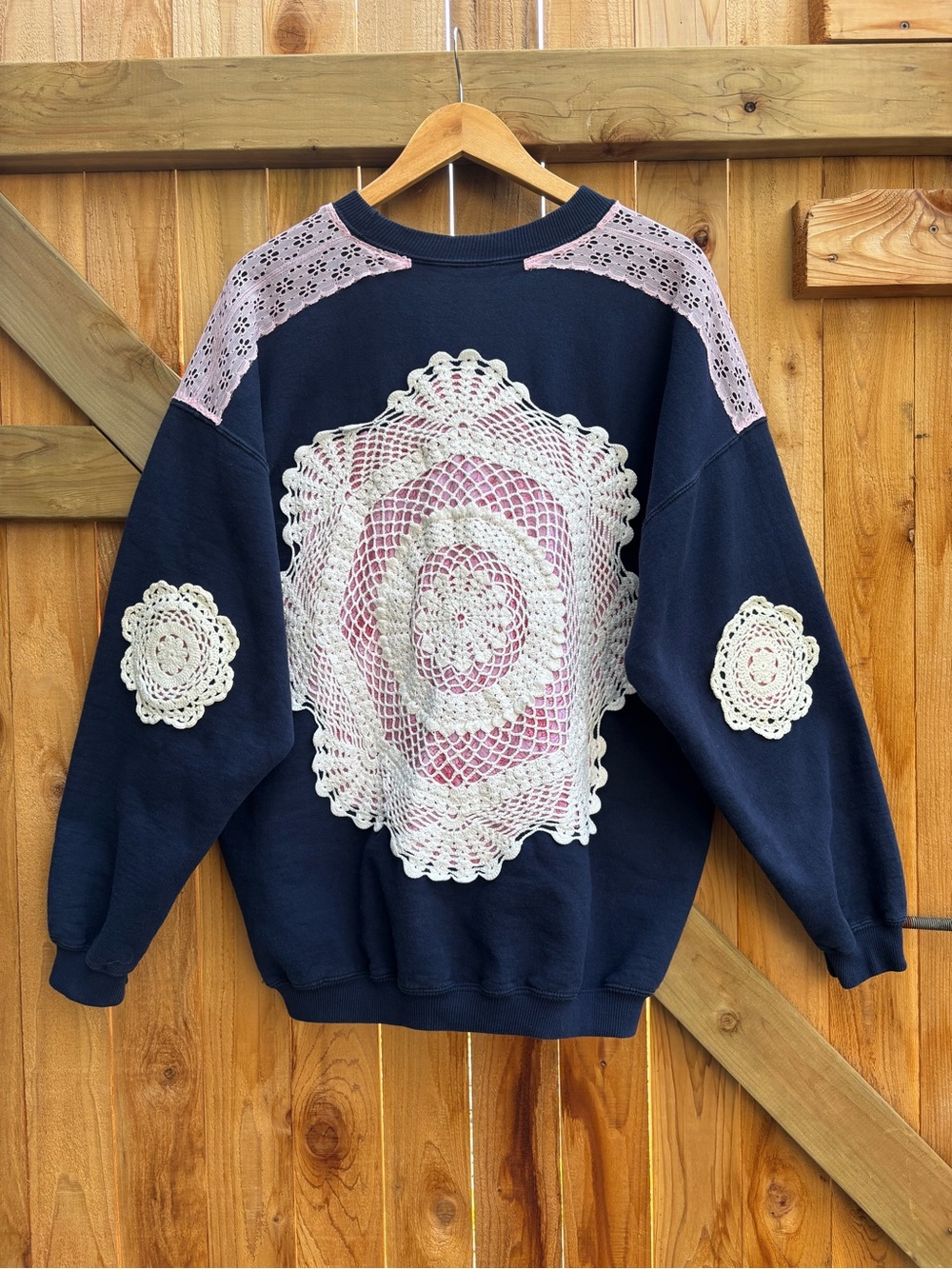 Gildan Navy Pullover with Large Doily AppliquΓ©